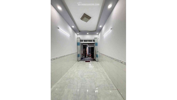 [KH047*] Nhà nở hậu tài lộc ngay Emart Phan Huy Ích, giá chỉ 5.x tỷ!